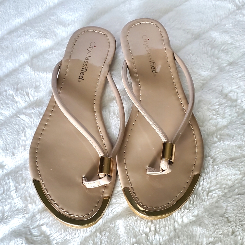 City Classified Womens Sandals Tan Nude Gold Embellished Glam Casual